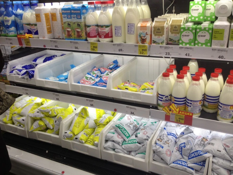 Хранение товара в розничной сети в пластиковых лотках