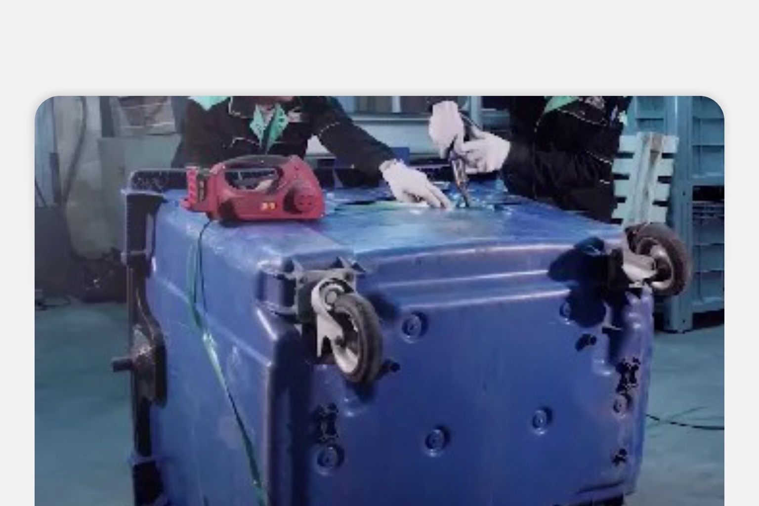 «Вторая жизнь»  мусорного контейнера.