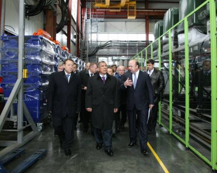 Визит Президента Татарстана в «Ай-Пласт» ознаменовал запуск ТПА Engel 5500 и официальное начало производства контейнеров для сбора ТБО